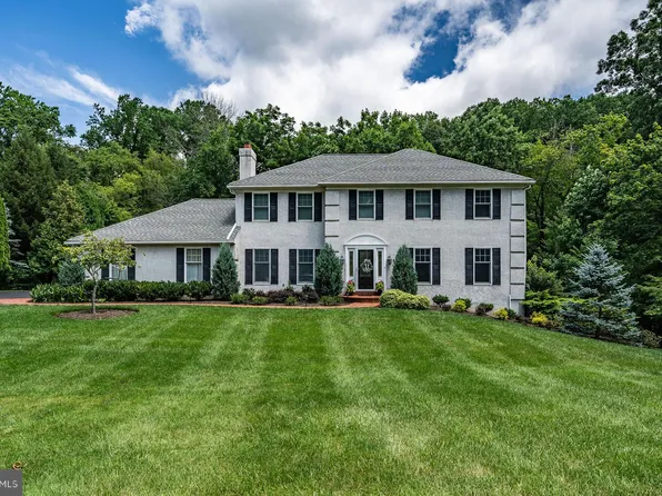 49 Newtown Woods Rd, Newtown Square, PA 19073