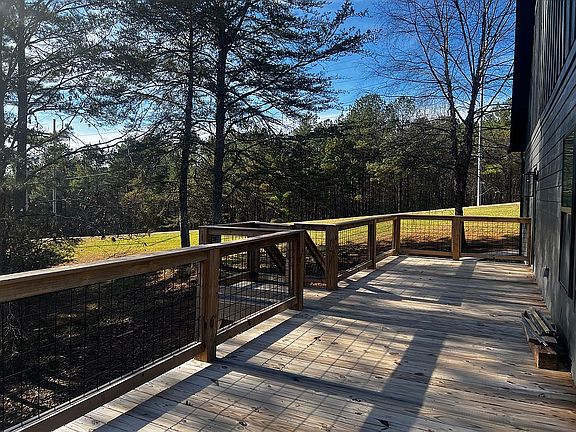 4th image of 655 Sanctuary Dr