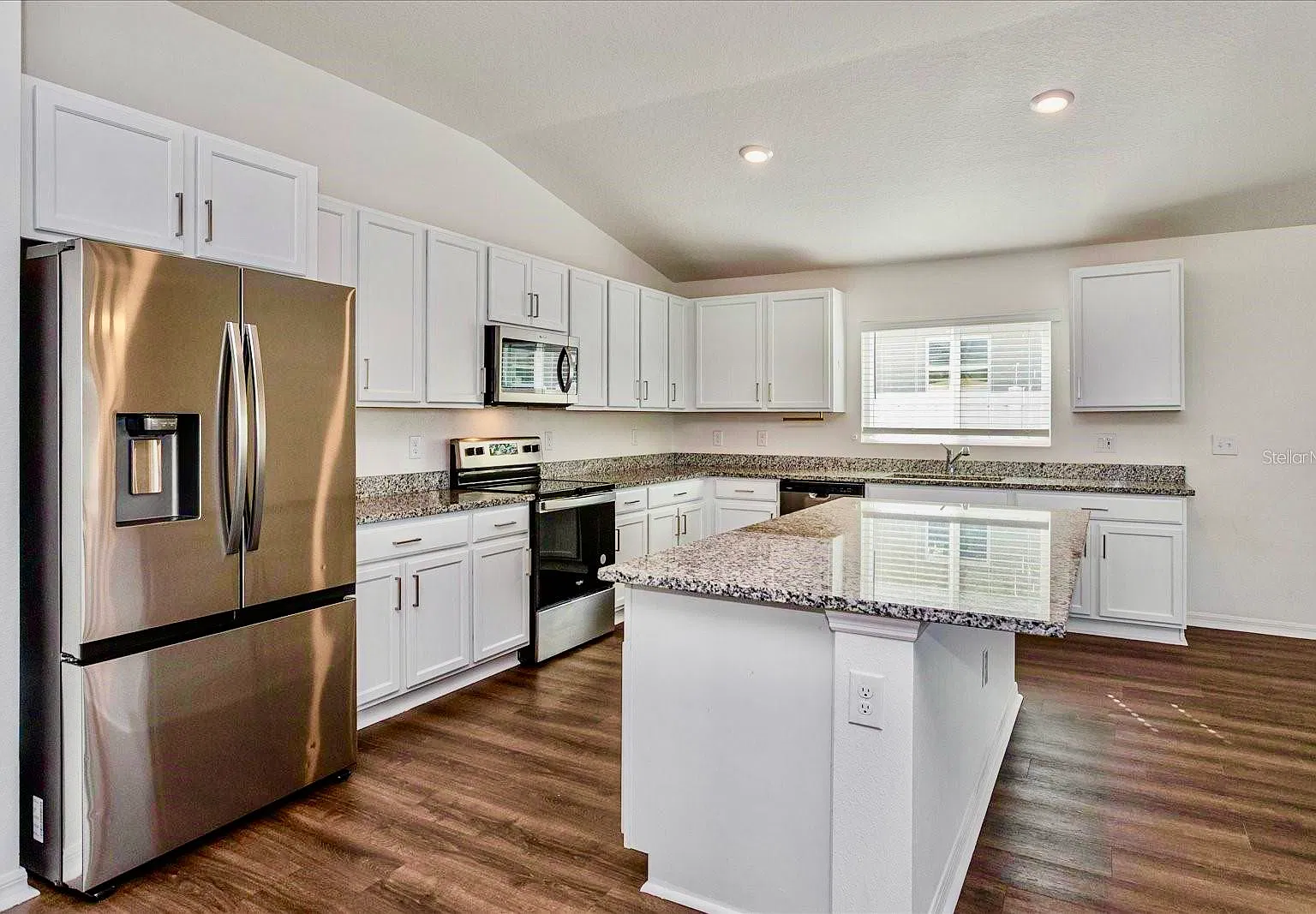4 bed, 2343 sqft, $2,250 — Photo 1