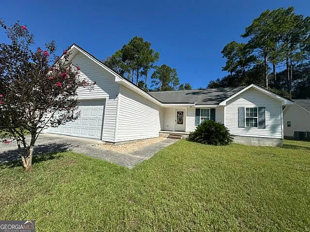 3 bed, 3.0 bath, 1872 sqft, $1,500 — Photo 1