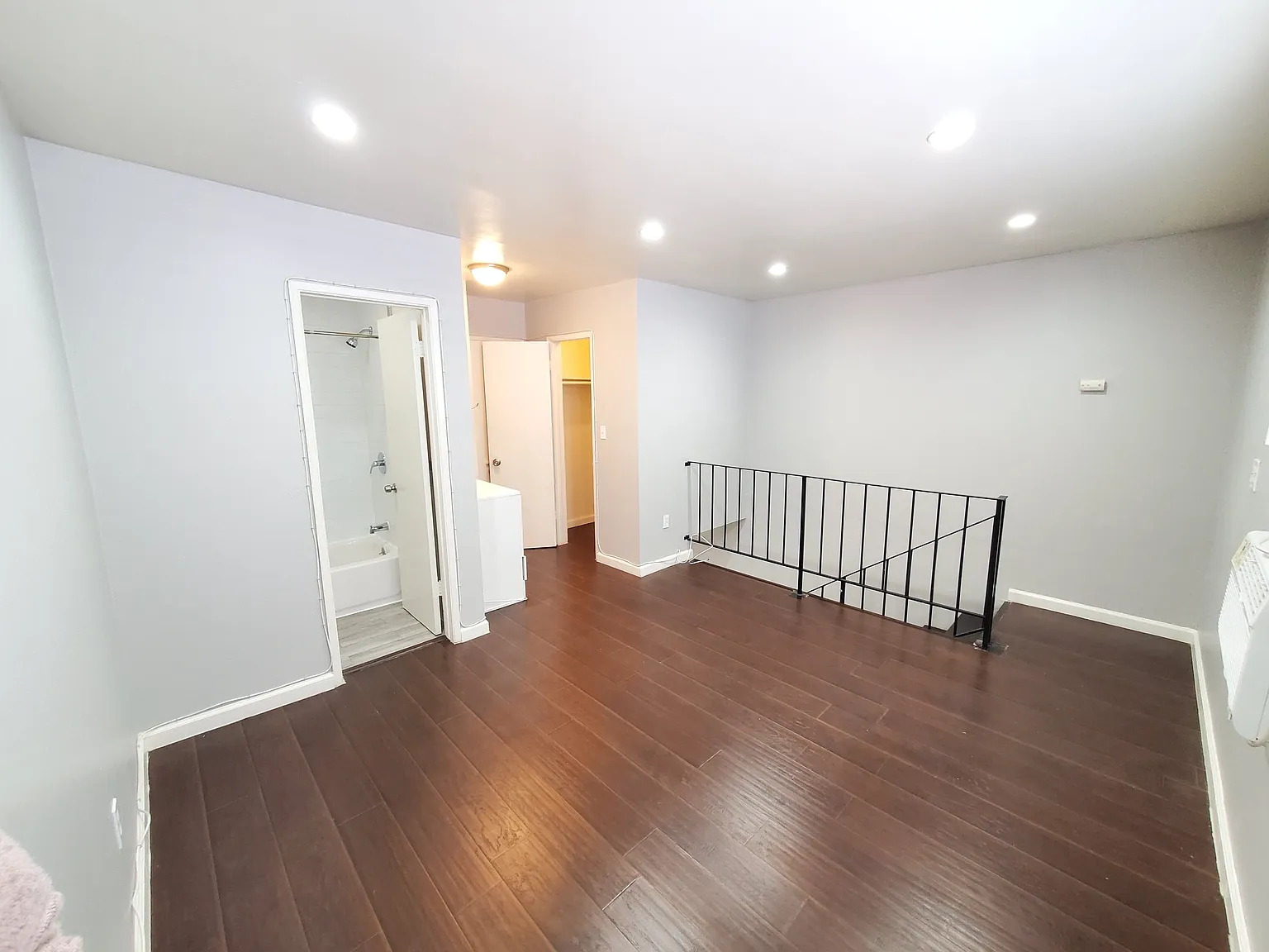 1 bed, 1.5 bath, 700 sqft, $2,000 — Photo 4