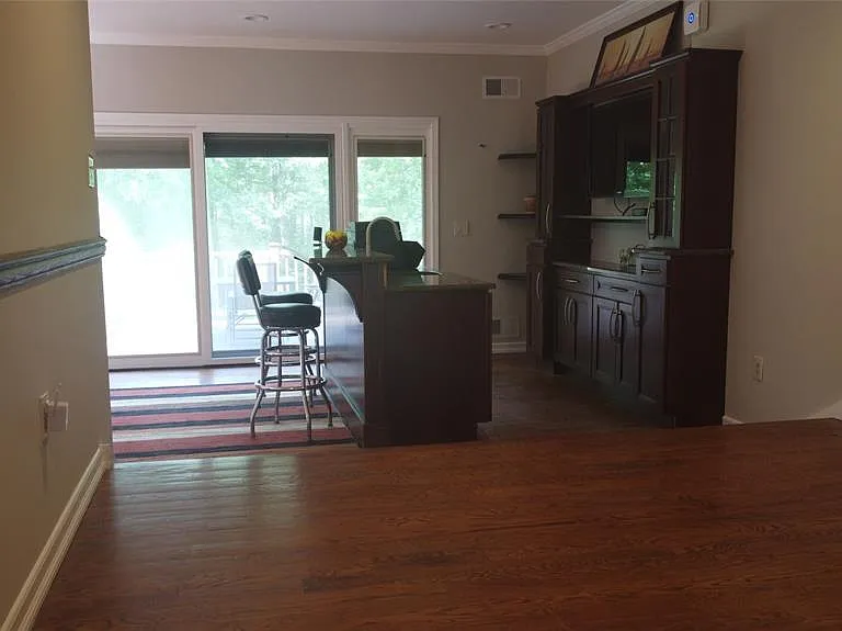 220 Butternut Dr — Photo 6