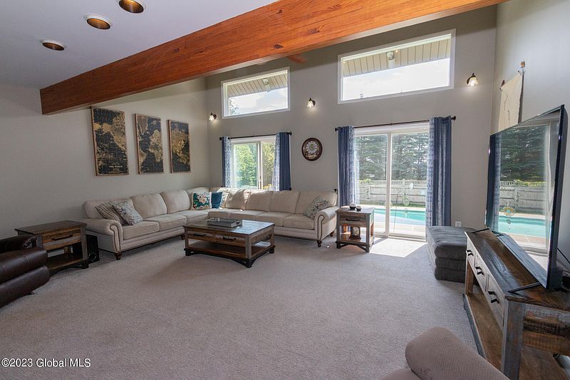 3rd image of 167 Echo Hill Road