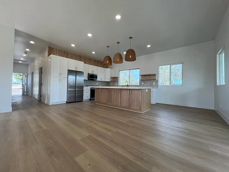 1531 Avohill Dr — Photo 8