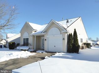 43 Cottage Ln E, Columbus, NJ 08022