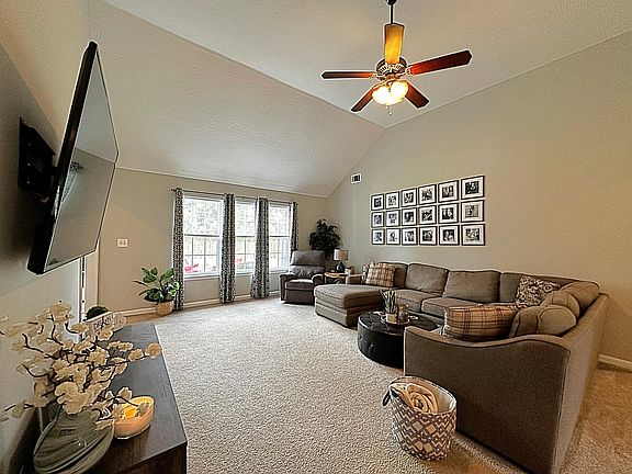 5th image of 3079 Chamomile Court