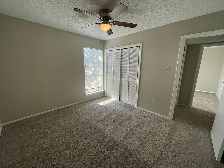 412 Blue Valley Dr — Photo 8