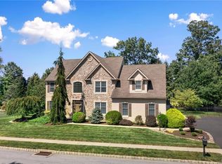 3315 Bay Hill Dr N, Center Valley, PA 18034