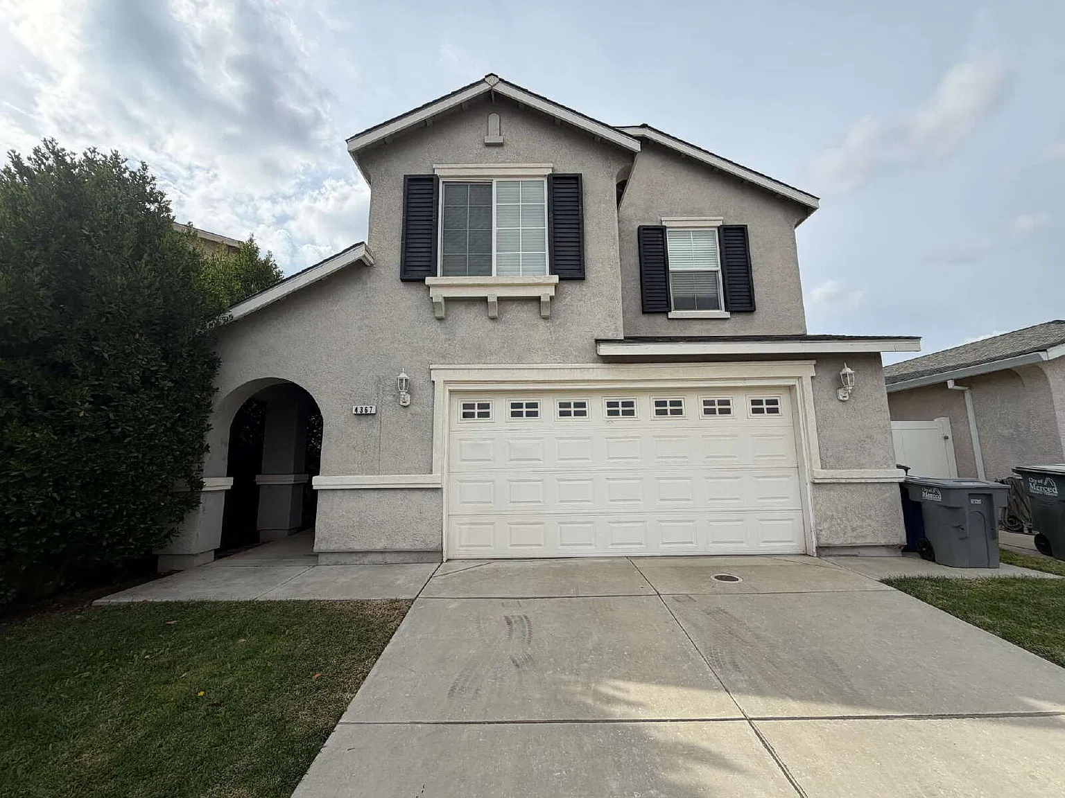 3 bed, 2.0 bath, $2,300 — Photo 1