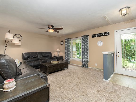 4th image of 6321 Thorncrest Dr
