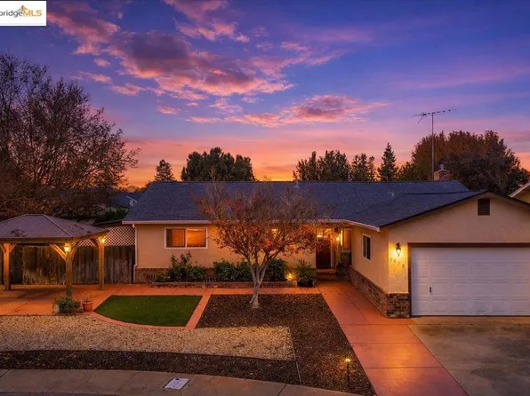 1870 Shadyside Ct, Oakdale, CA 95361