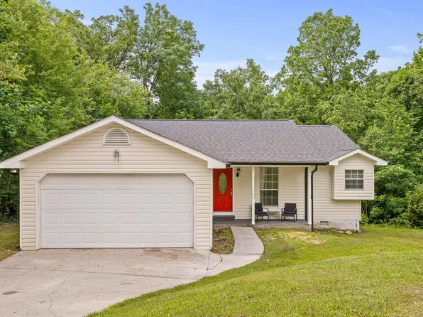 1695 Farley Dr, Tunnel Hill, GA 30755