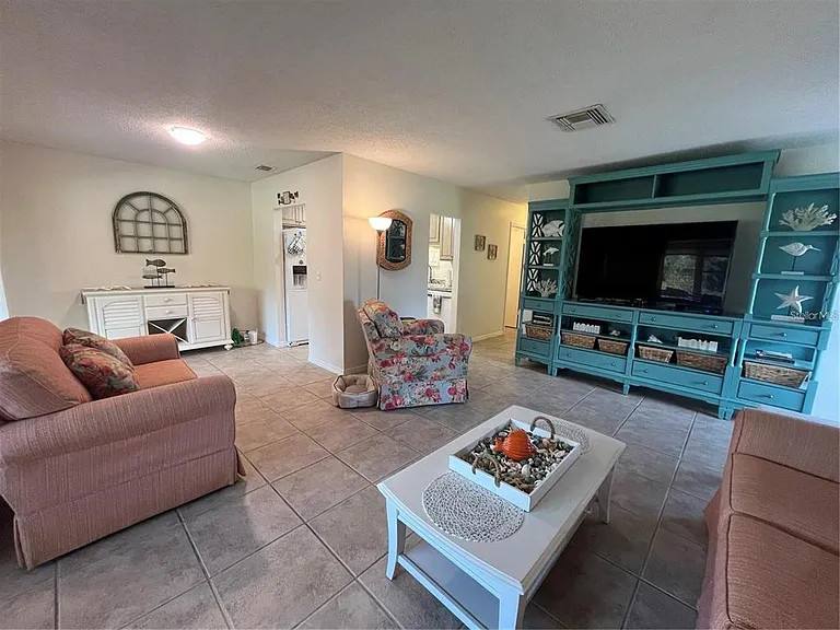 1907 Canterbury Ln #10 — Photo 11