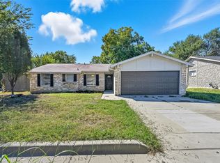 1608 Winderemere Dr, Arlington, TX 76014