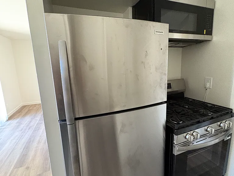 514 E Oak St #A — Photo 7