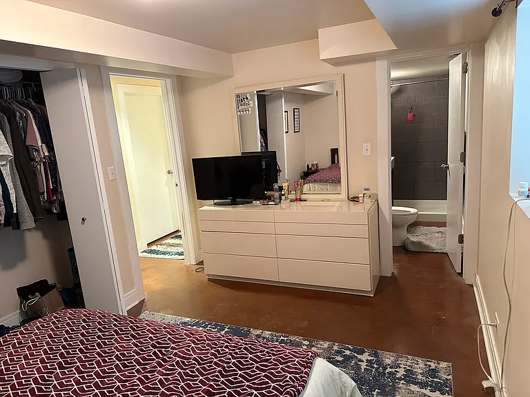 2301 N Maplewood Ave #1E — Photo 12