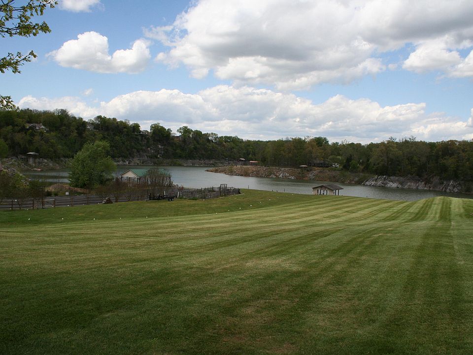 1st image of 202 Lake Meadow Dr