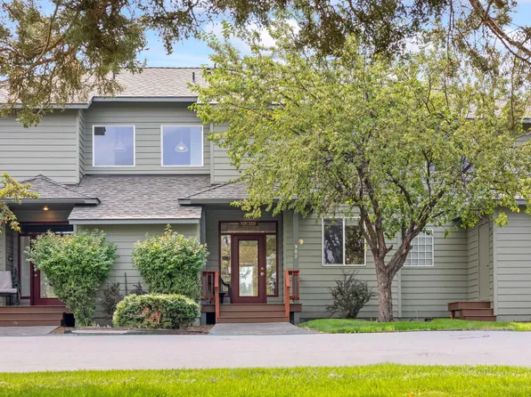 987 Golden Pheasant Dr, Redmond, OR 97756