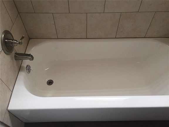 3rd image of 2024 Elmhurst Dr