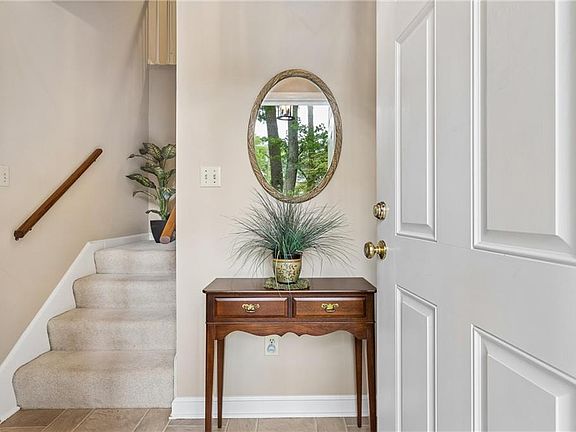 5th image of 205 Grace St