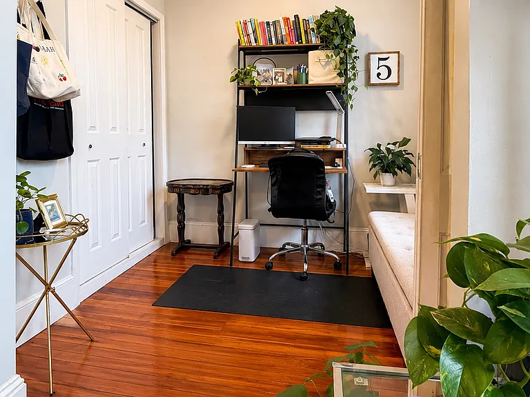 702 E Broadway #2L — Photo 11