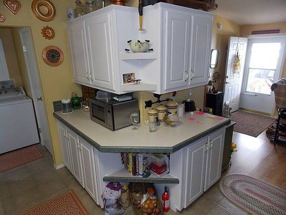 3rd image of 1753 Red Pine Ave