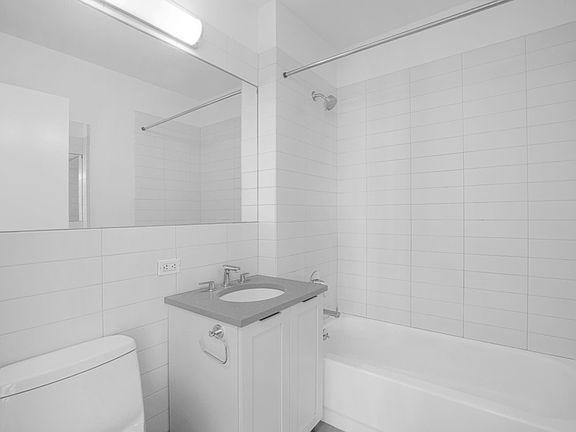 3rd image of 75 W End Ave APT C14l