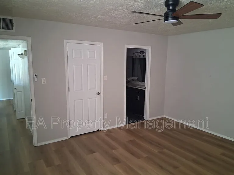 10354 Hendrix Rd NE — Photo 17