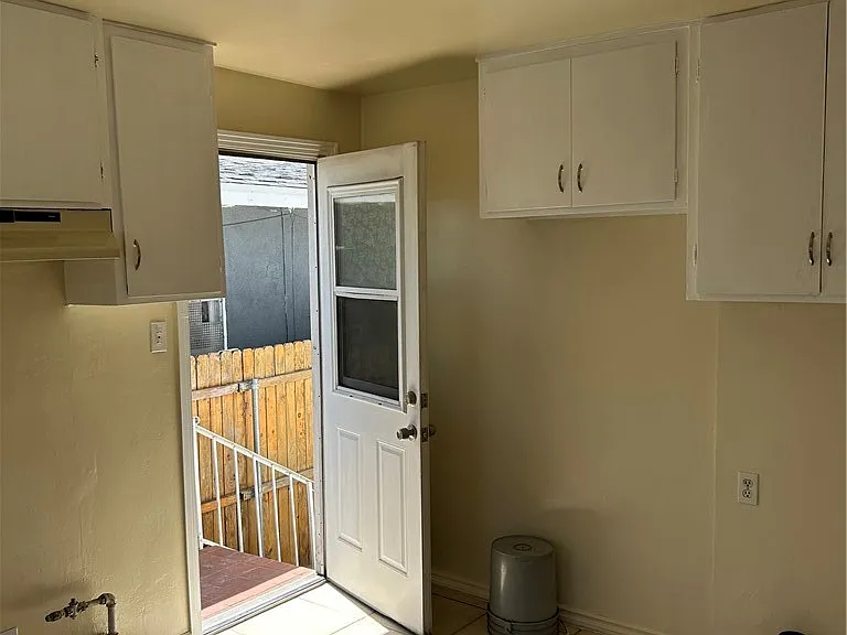 669 W Ofarrell St — Photo 12