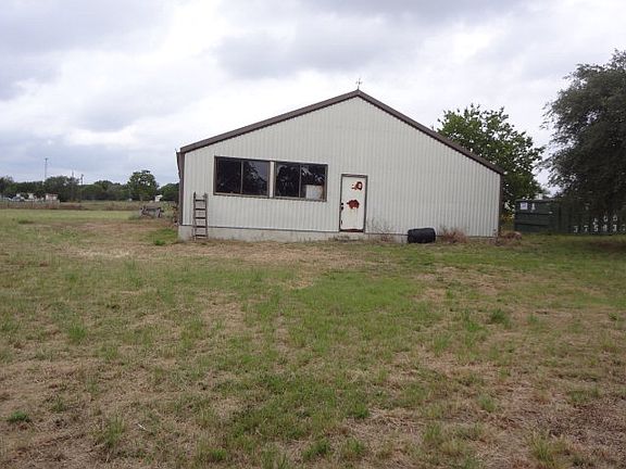 4th image of 211 Ferryboat Ln