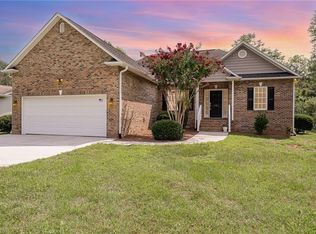 7403 Greenlawn Dr, Summerfield, NC 27358