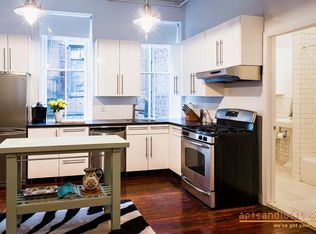100 Chambers St APT 3, New York, NY 10007