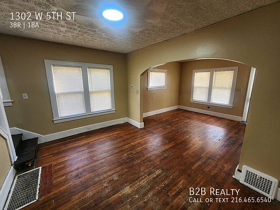 2nd image of 1302 W 5th St
