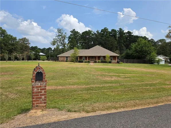 109 Belle Trace Rd, Lecompte, LA 71346