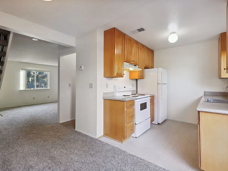 Westwood Apartments — Photo 23