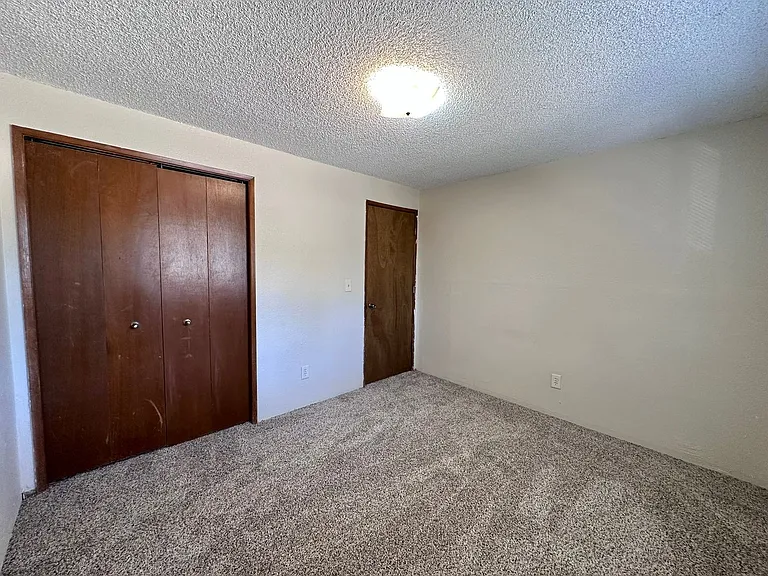 970 S 55th Pl — Photo 25