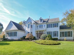 8 Snowbird Ct, West Windsor, NJ 08550