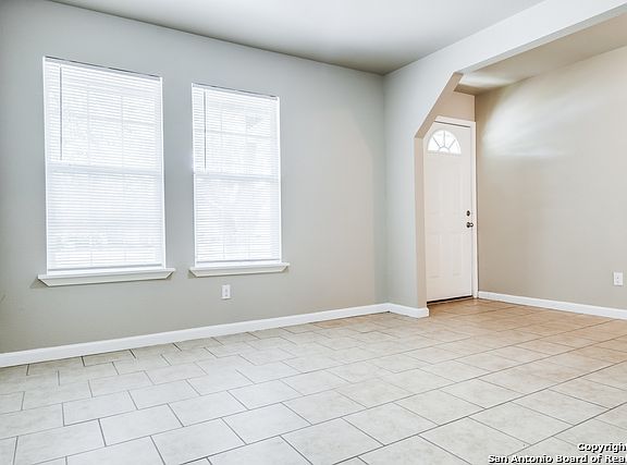 5th image of 4414 Sun Gate St