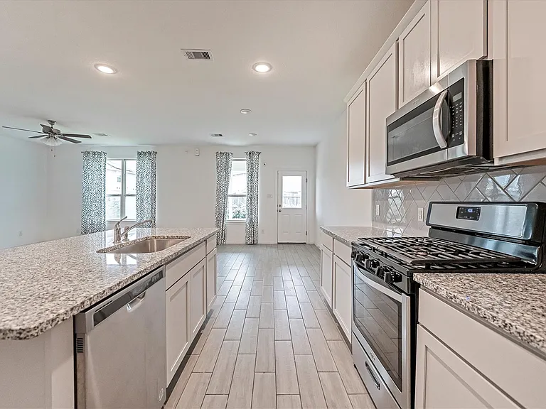 5806 Aurora Greens Ln — Photo 10