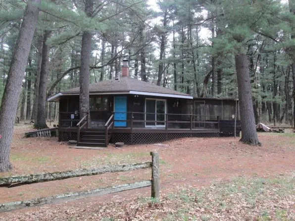 N3880 Deer Path, Hancock, WI 54943