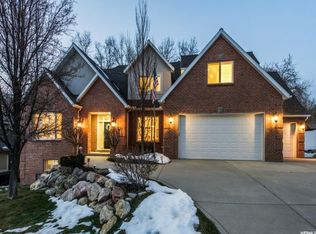 2945 E Alvera Dr, Holladay, UT 84117