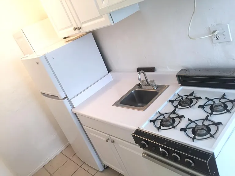 4162 Monroe Ave #B — Photo 4
