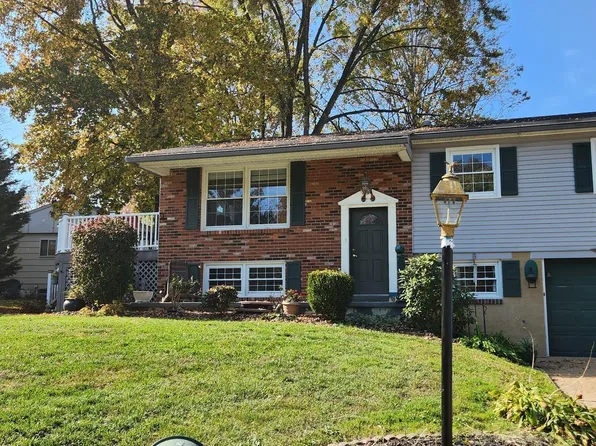 8 Furman Ct, Newark, DE 19713