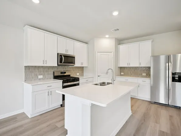 1918 Kentucky Trl, Seagoville, TX 75159