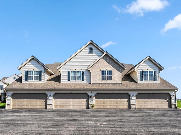 3rd image of 981 Hastings COURT #202
