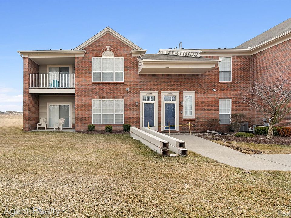 1st image of 28205 Aurora Ln