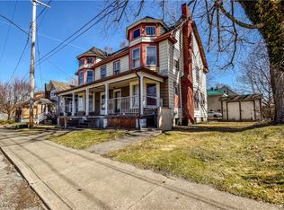 294/296 Cleveland Ct, Conneaut, OH 44030