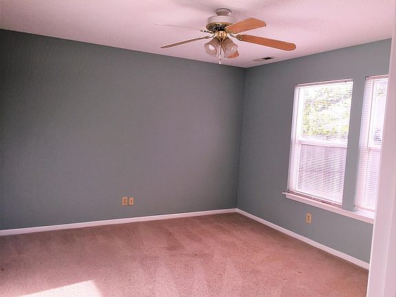 3rd image of 14639 Roeriver Ct