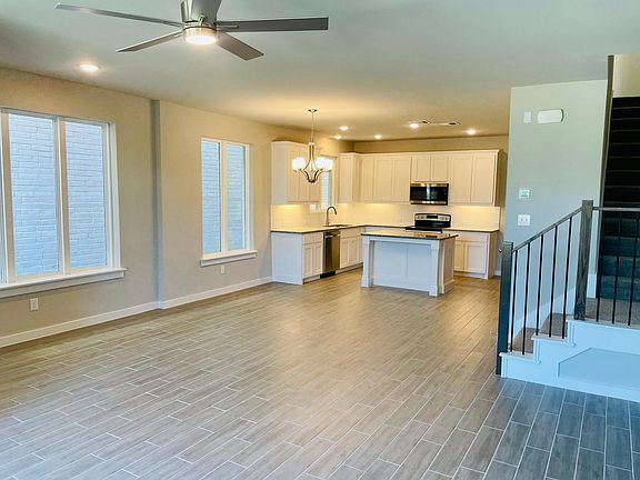 2nd image of 370 Oakbend Dr
