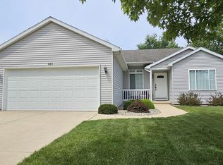 663 Ridgefield Dr, Coopersville, MI 49404